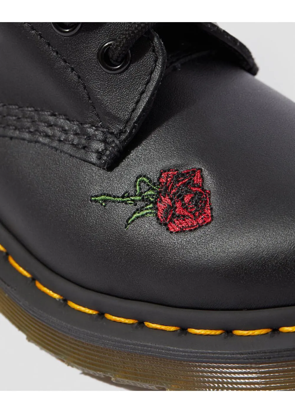 Dr. Martens 1914 Vonda Boots Black