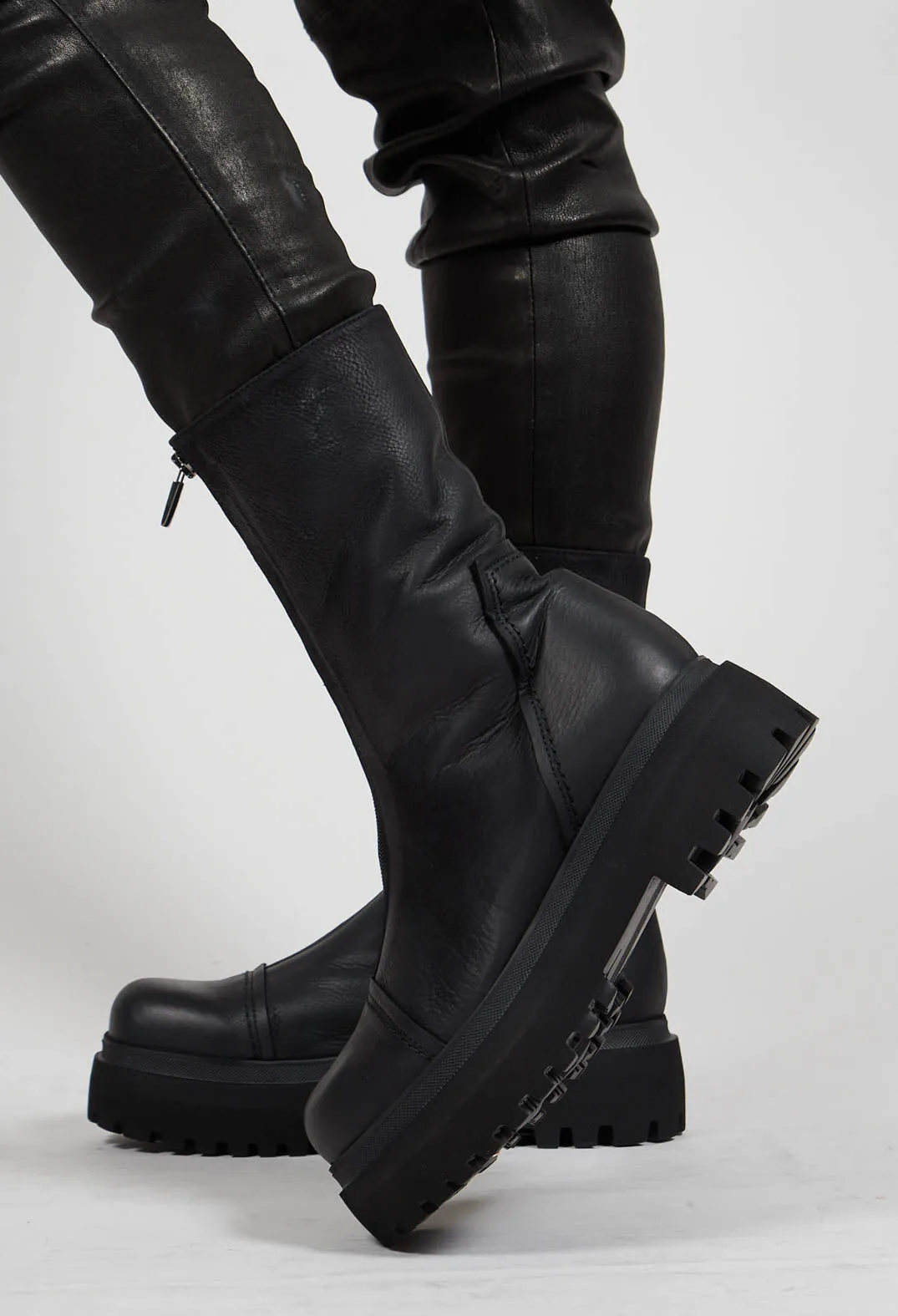 Tall Ankle Boots in Gasoline Nero