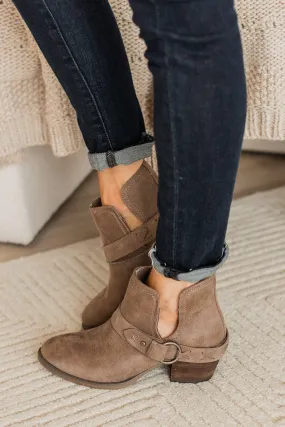 Very G Dixie Ann Boots- Taupe